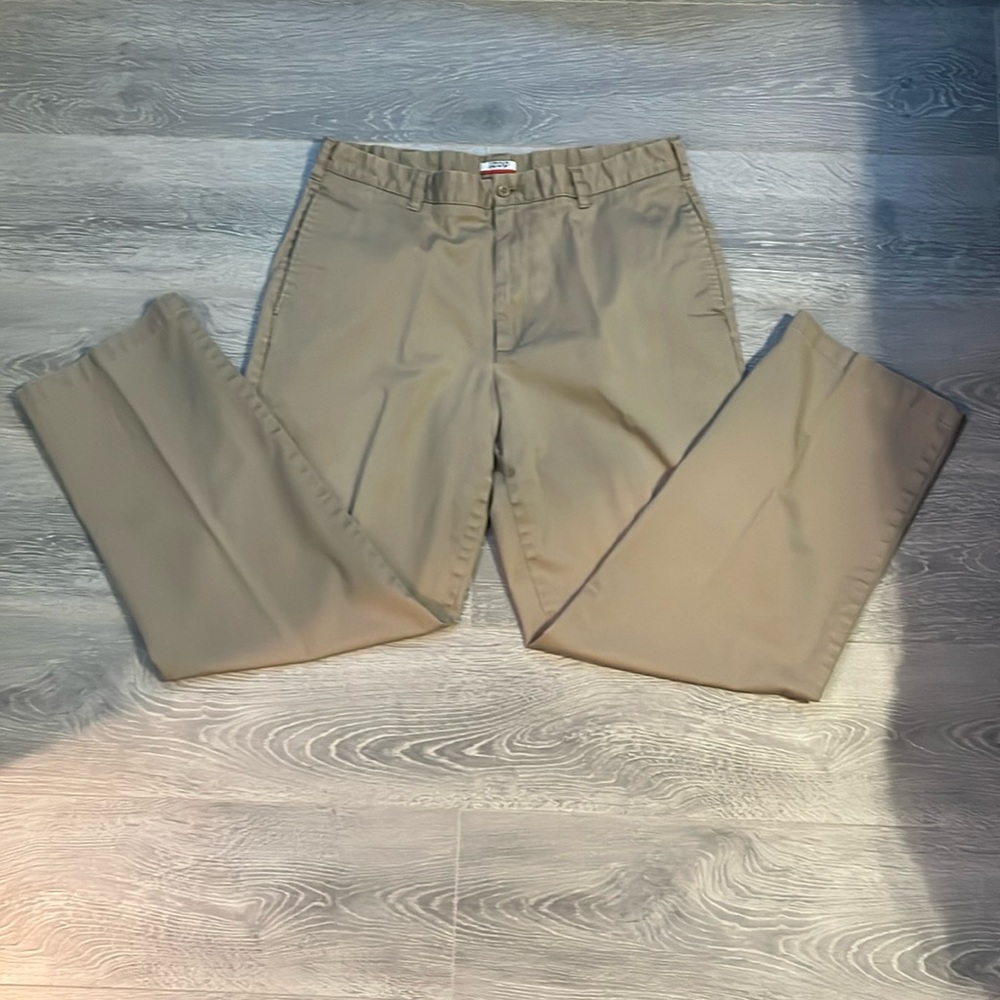 Men’s IZOD performx tan dress pants